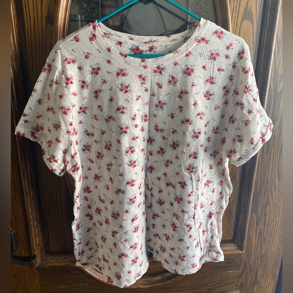 Torrid size 2 shirt